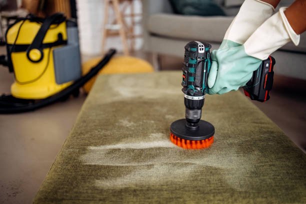 Move-in bathroom cleaning